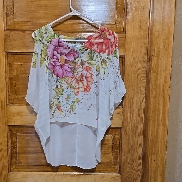 Charlotte Russe Cream Cold Shoulder Asymmetrical Tunic M - Picture 1 of 3